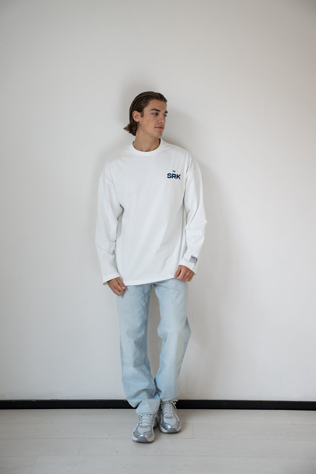 'THE NEW RICH' Longsleeve tee ‘Off white & Navy’