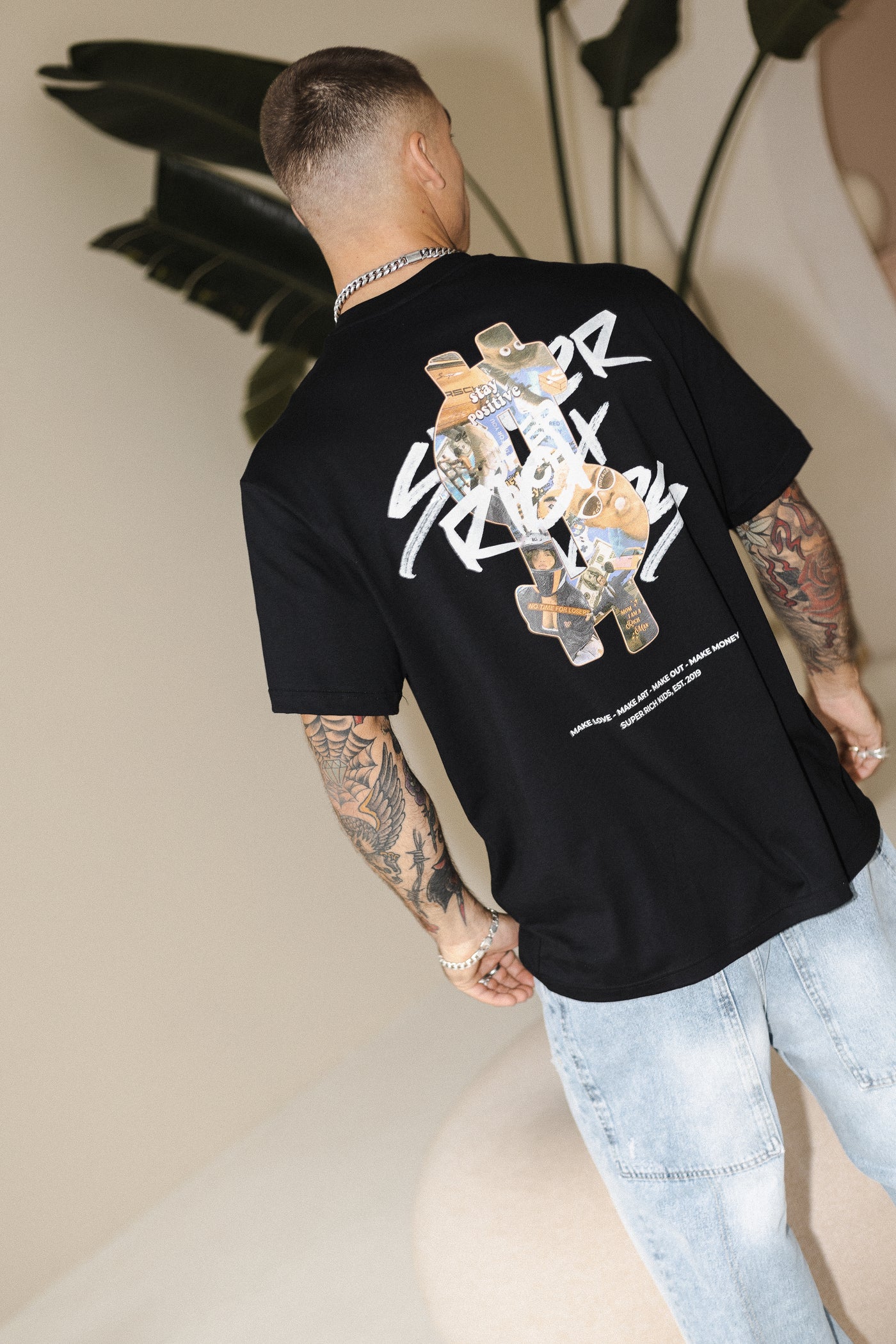 T-Shirt 'Stay Positive' Zwart