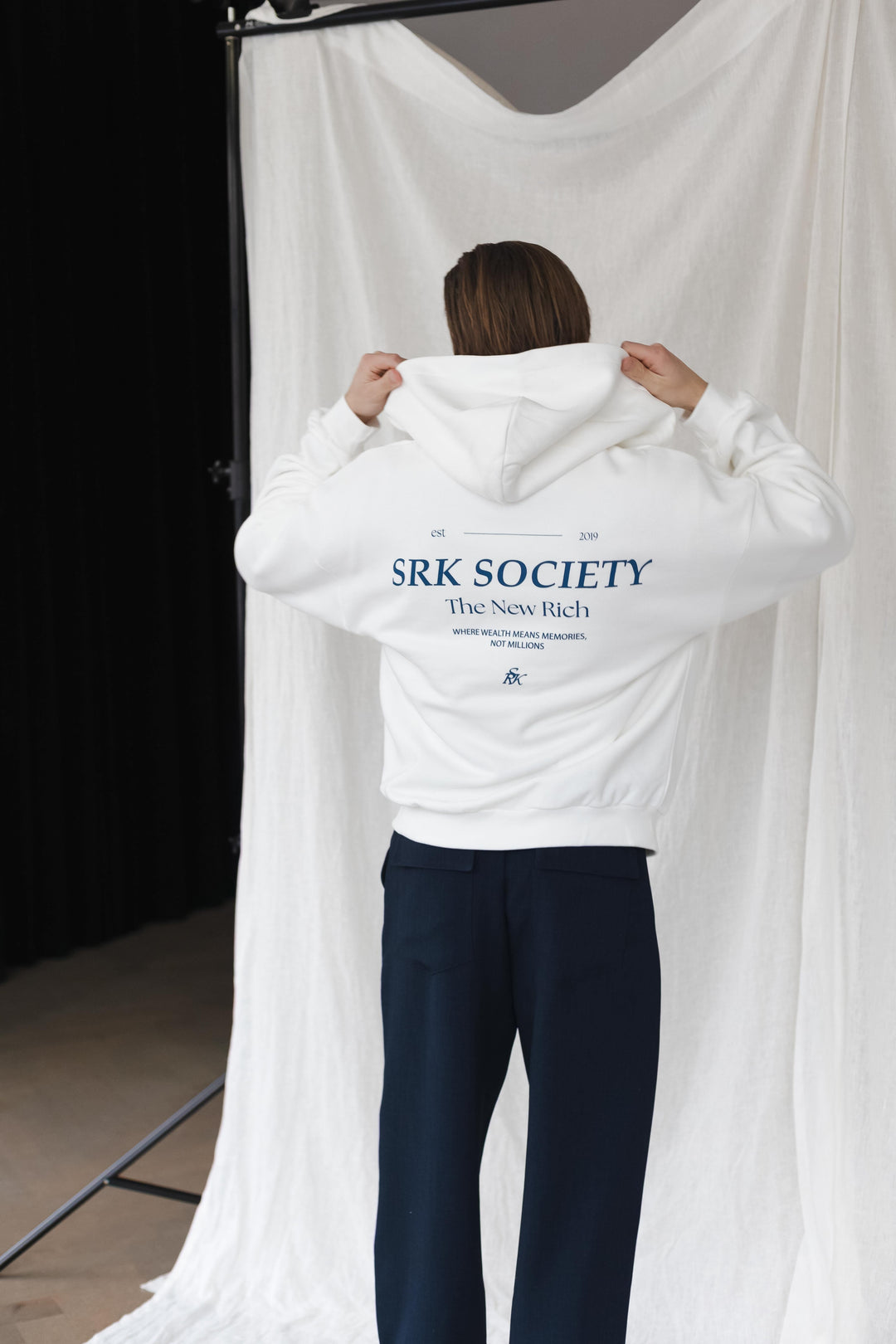 'The New Rich' Zip Up Hoodie 'Off White & Navy'