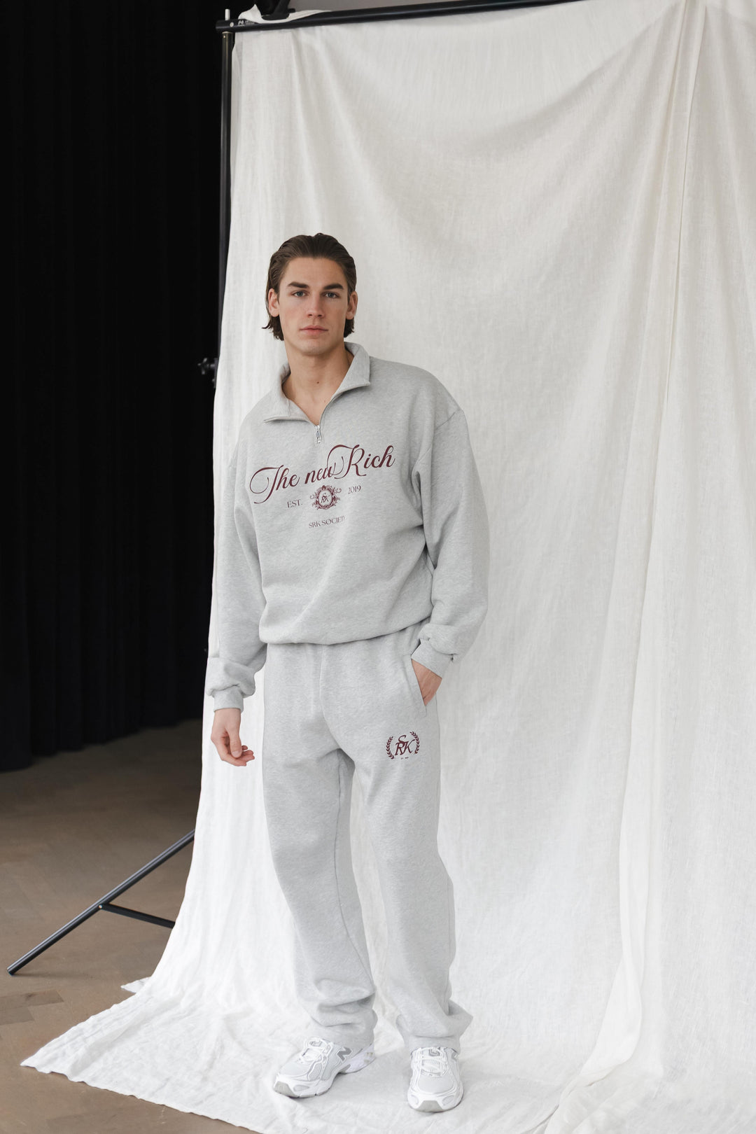 'The New Rich' Quarter Zip sweater 'Grey Melange'