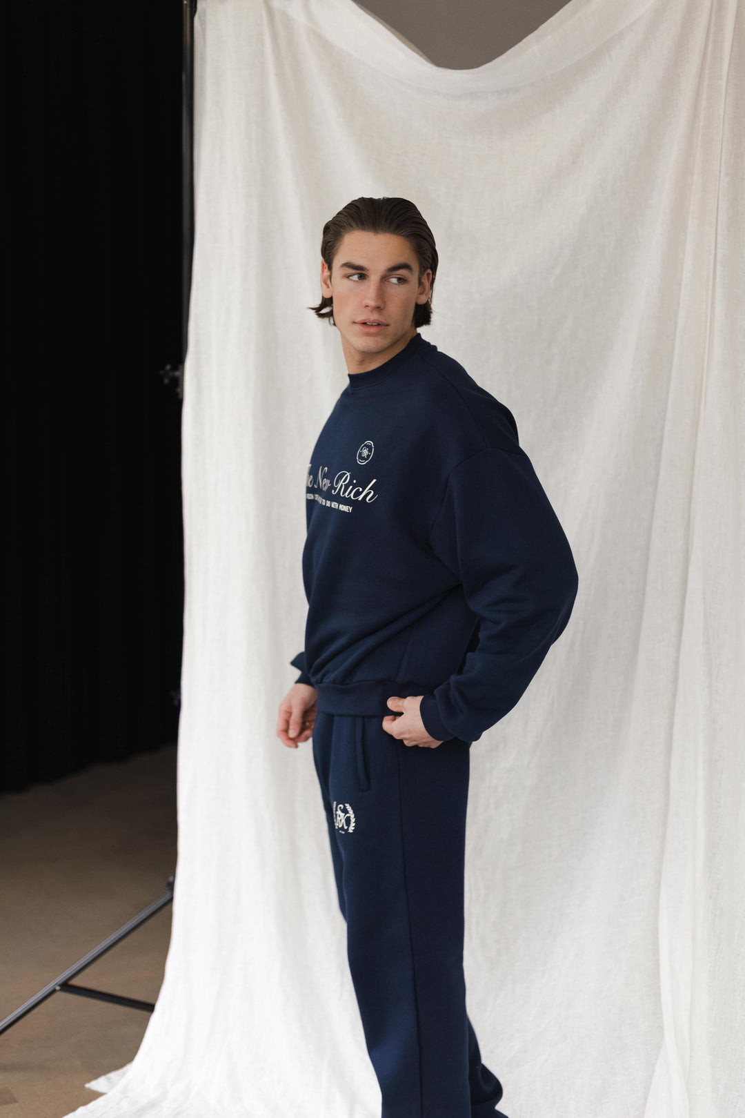 'The New Rich' Sweater 'Navy'