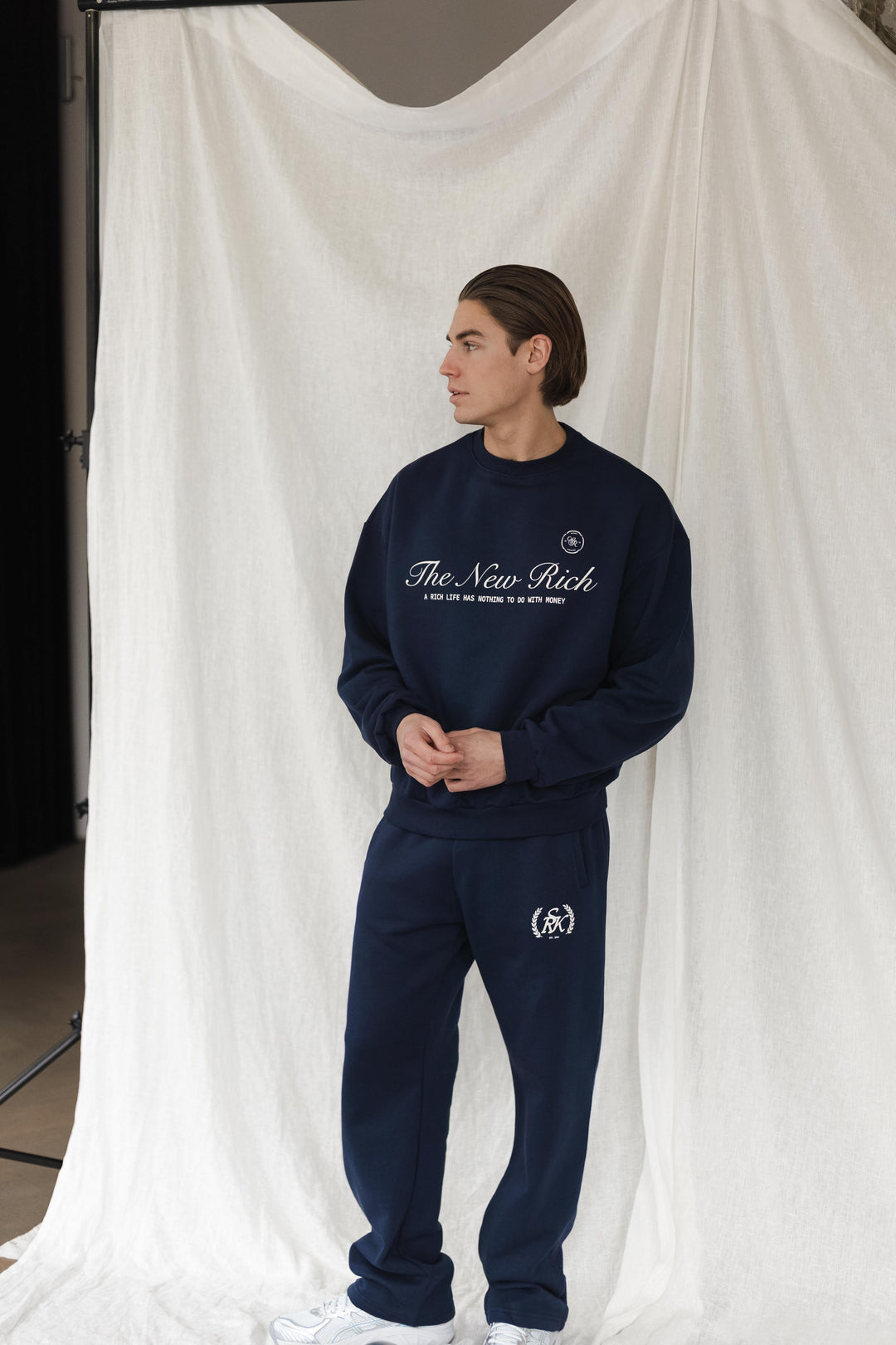 'The New Rich' Sweater 'Navy'