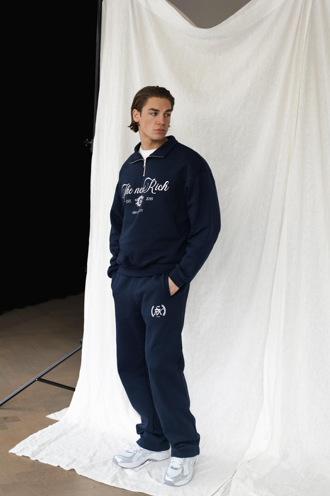 'The New Rich' Quarter Zip sweater 'Navy'