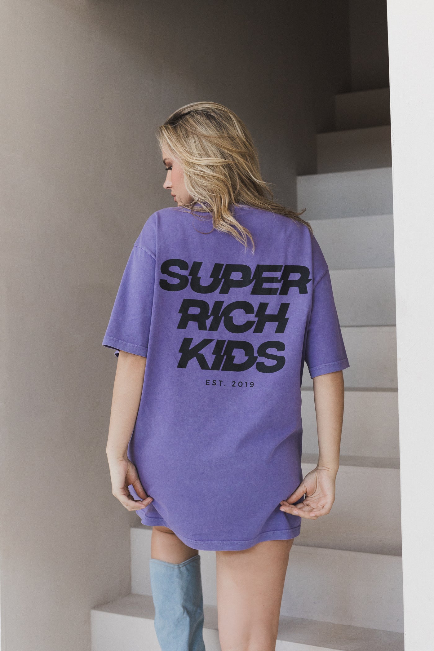 T-Shirt 'Super Rich Kids' Acid Wash Paars